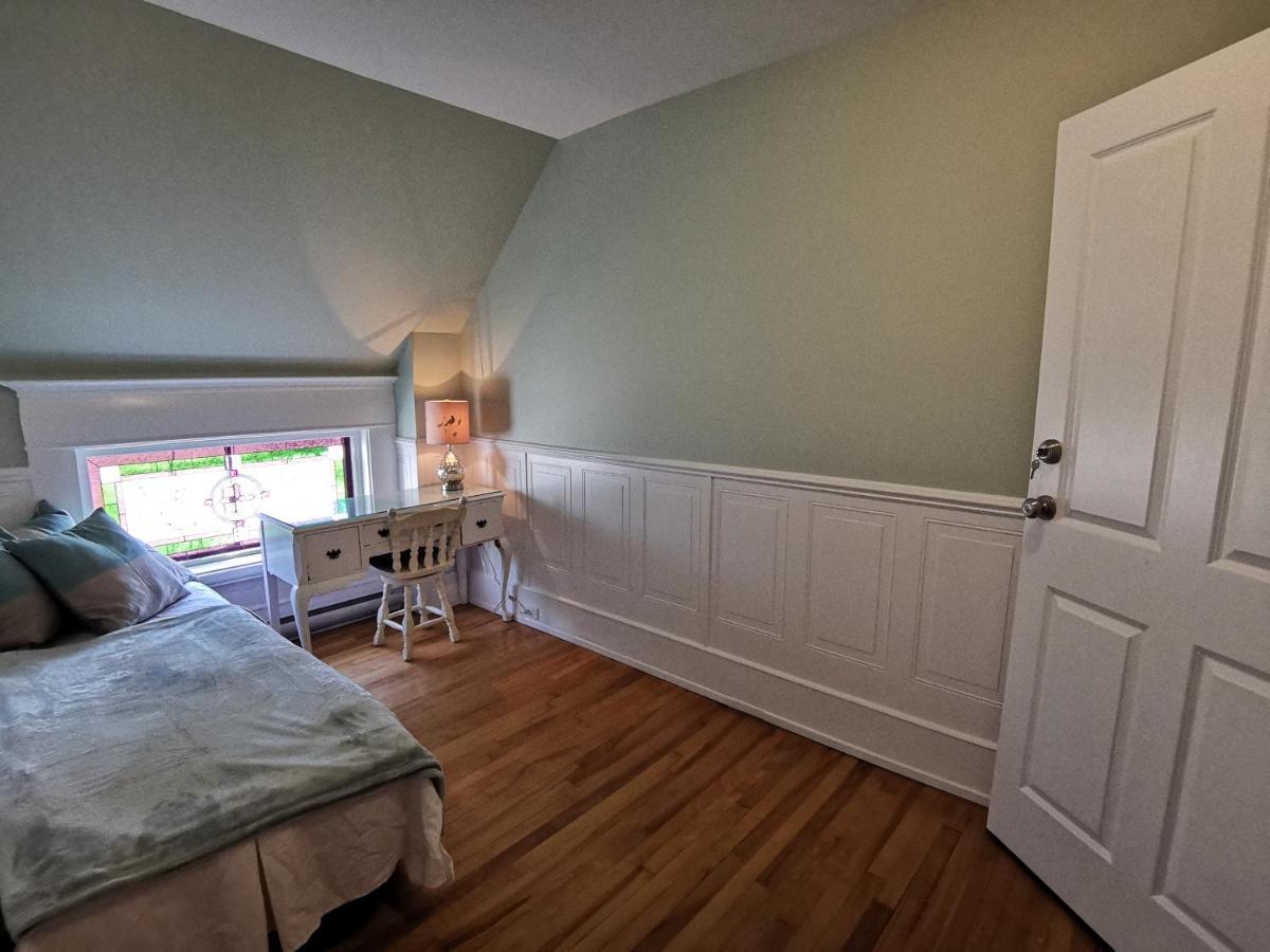 By The River B&B Fredericton Bagian luar foto